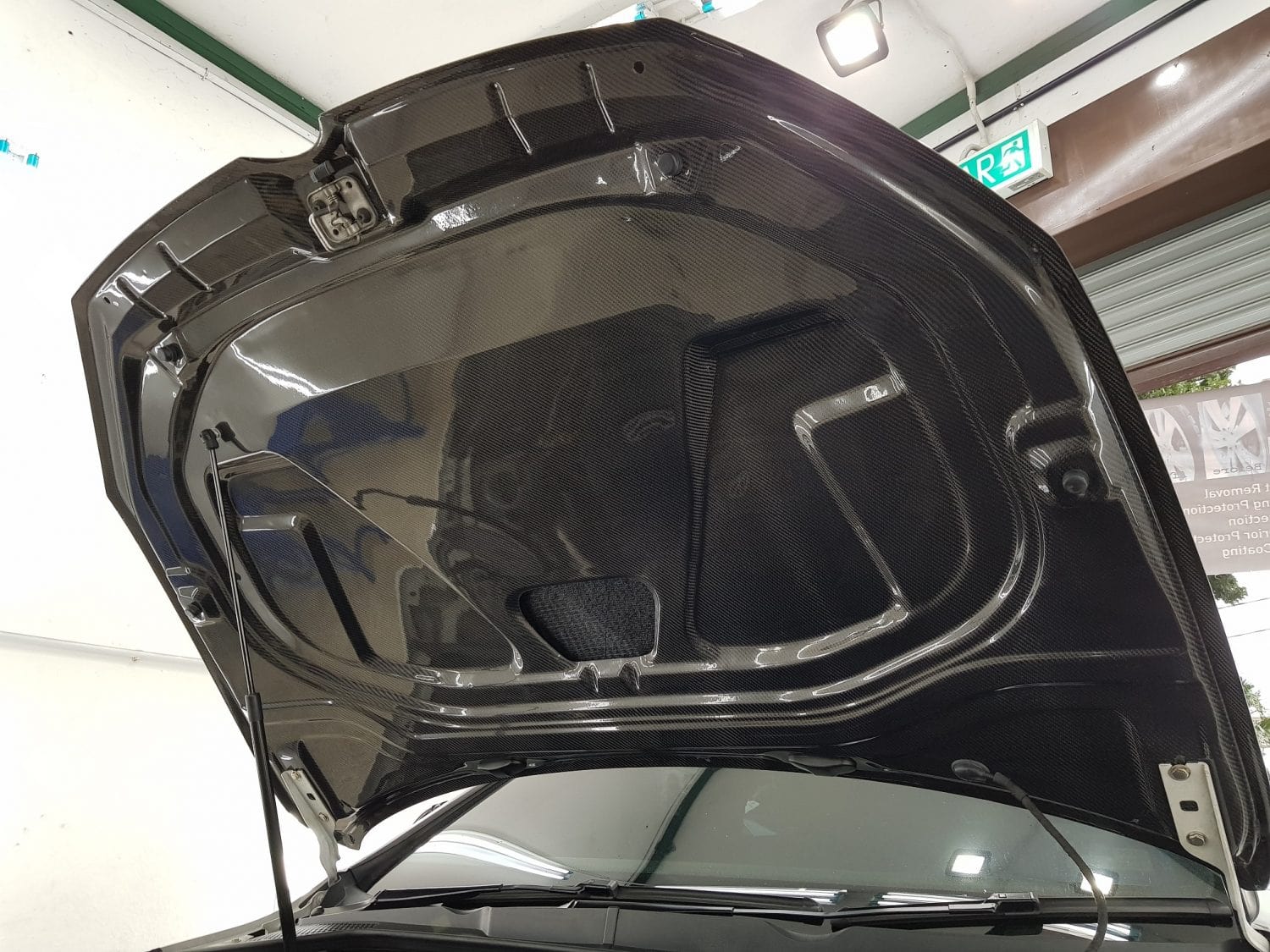 MK7/7.5 Premium Vented Hood Level 2 Premium DeutschCarbon