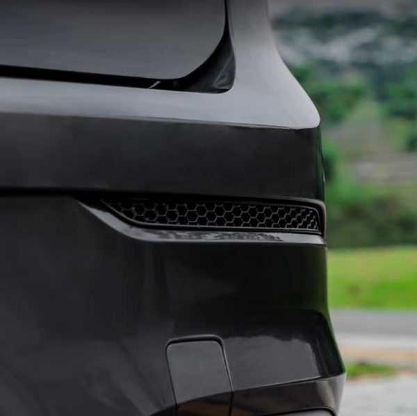 MK8 Rear Bumper Piano Black Honeycomb Reflectors