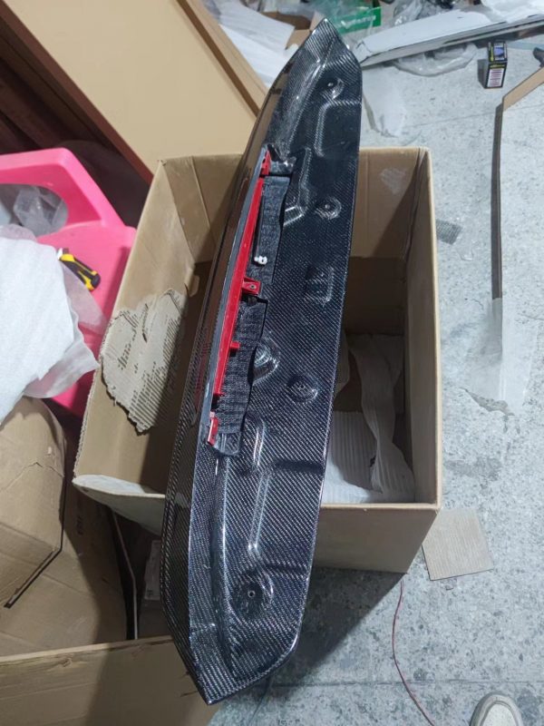 MK7/7.5 GTI/R OEM Roof Wing Level 2 - Image 4